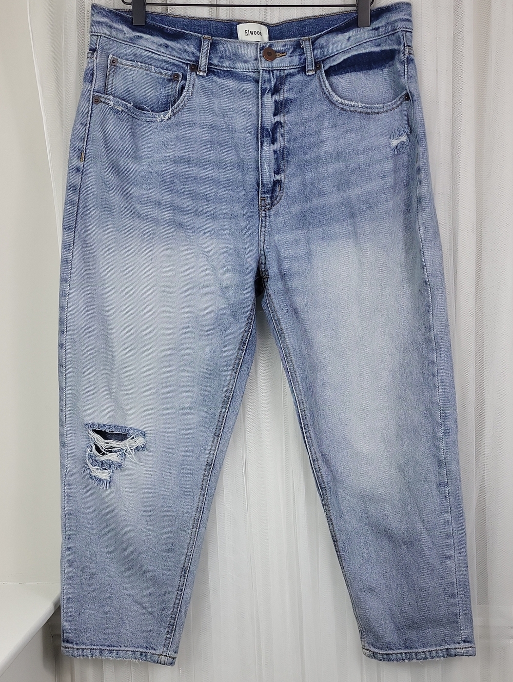 ELWOOD Light Wash Distressed Relax Fit Women’s Jeans. Size 34